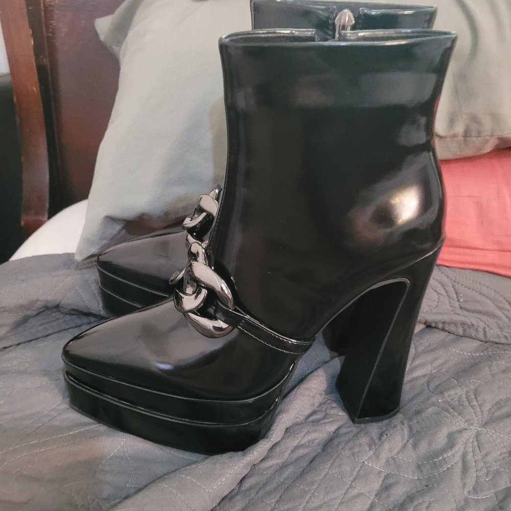 Gothic pointy pleather platform boots size 7
